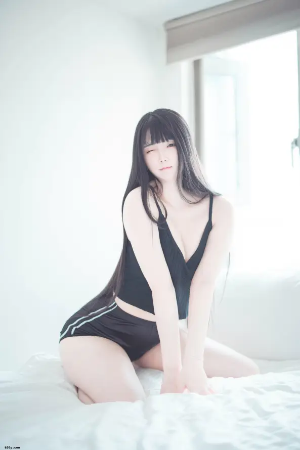 日韩国产亚洲欧美中国v_亚洲成aⅴ人片_一本无码av中文出轨人妻